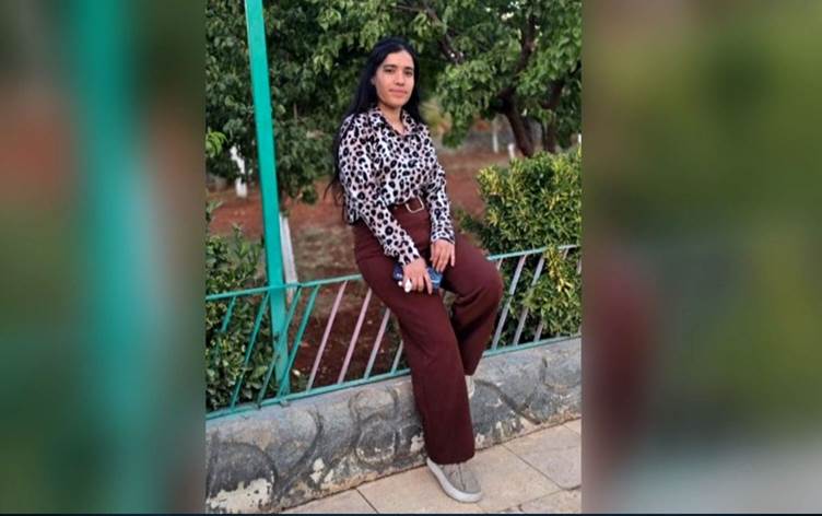 ROJAVA - Çekdaran jineke Kurd revand