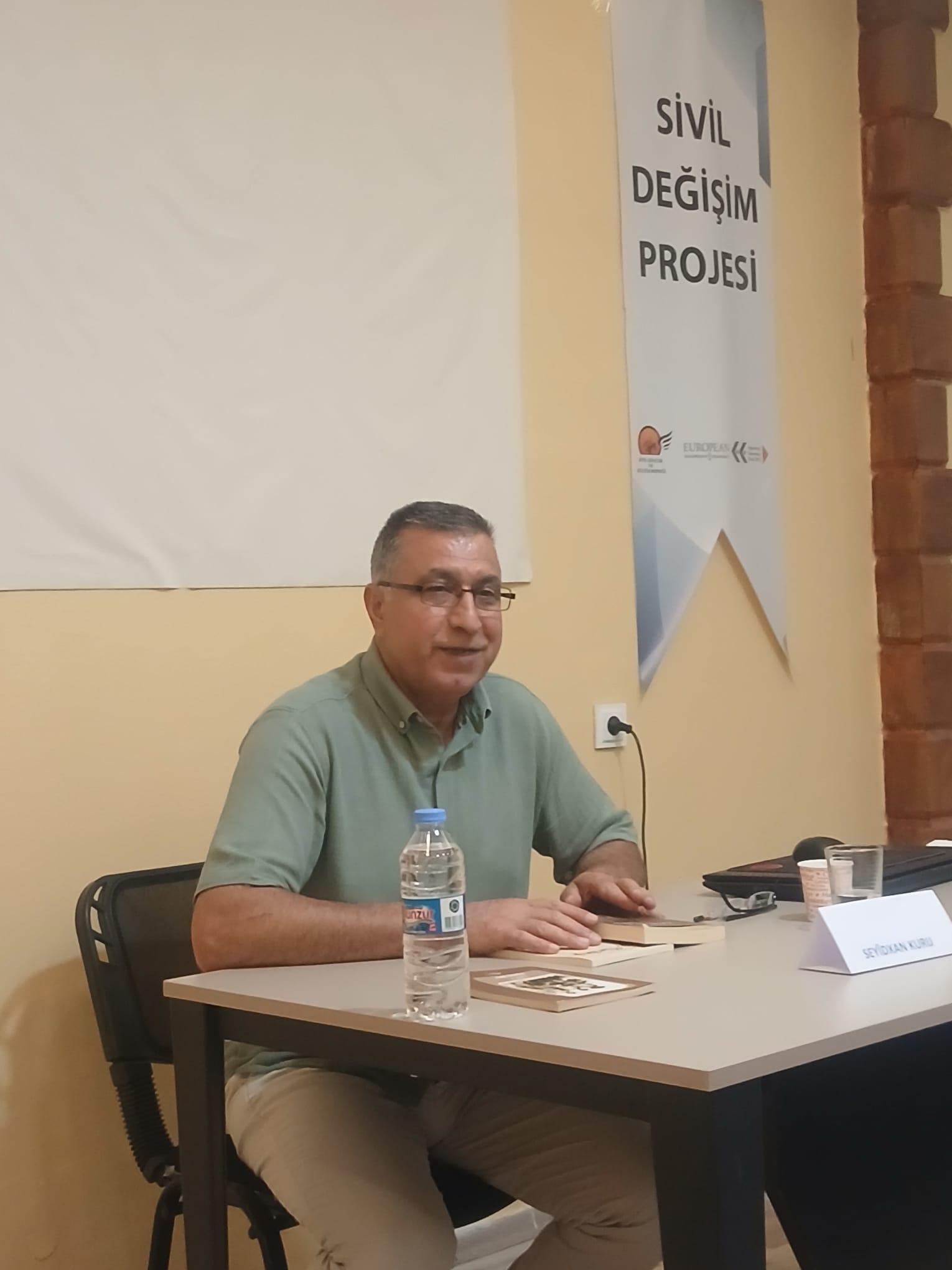 Seyîdxan Kurij heskerdoxanê xo dir ame yewca