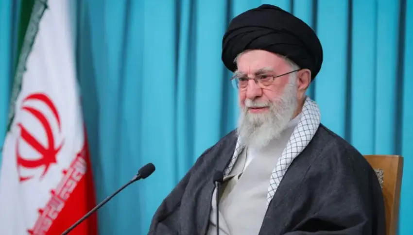 Xameneyî: "Danûstandina bi DYA re tu feydeyê nade me"