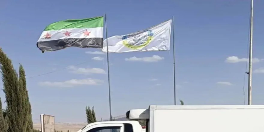Cara Yekem: Alaya Sûriyeyê li Deriyê Sêmalkaya hate bilindkirin