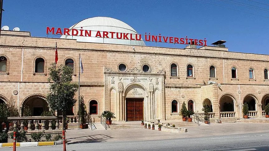 WANEYÊN ZIMANÊ KURDÎ LI ZANÎNGEHA ARTUKLUYÊ