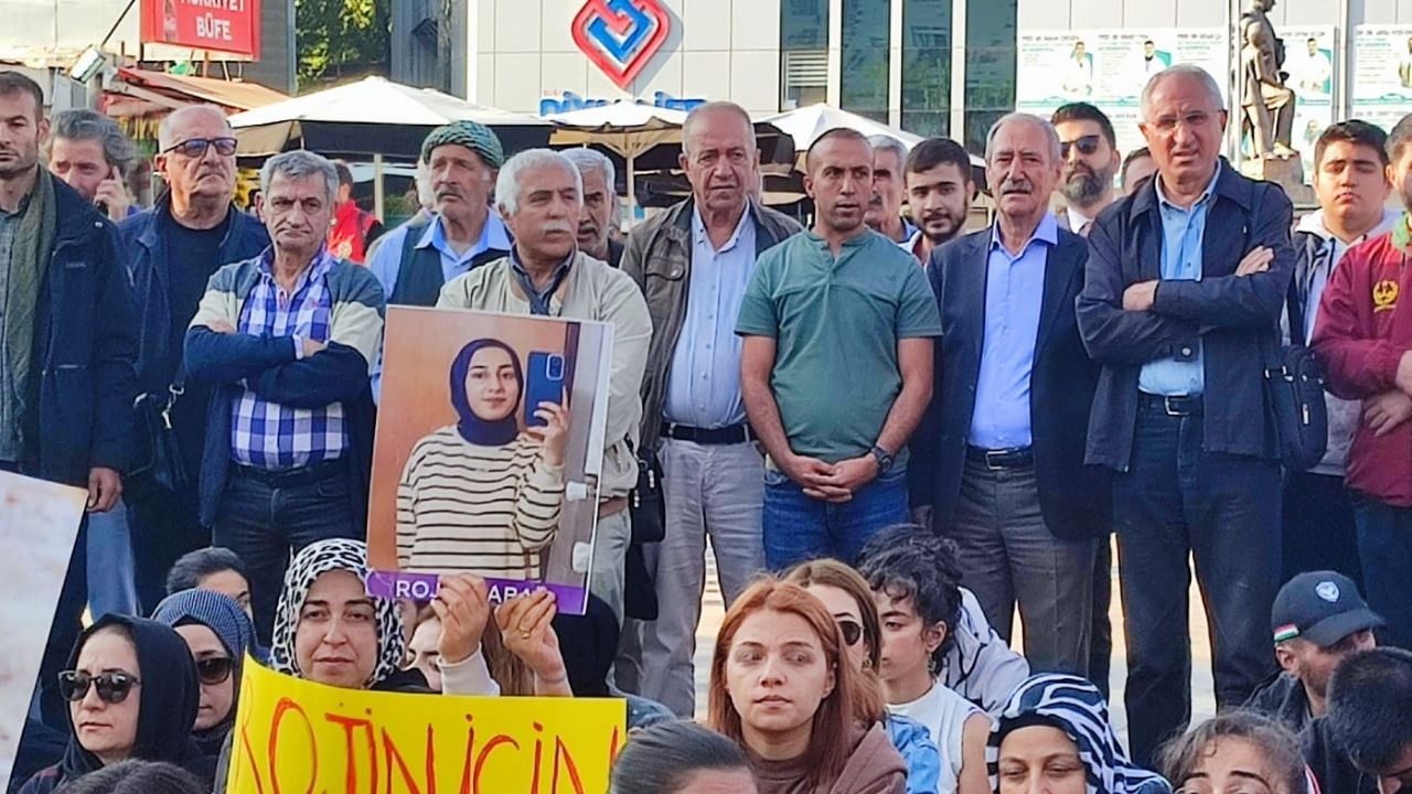 PWKyî Li Amedê Beşdarî Çalakîya Ji Bo Rojîn Kabaîş Bûn