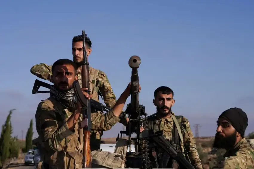 Leşker û xwendekarên Sûrî li Tirkiyeyê perwerdeyê dibînin