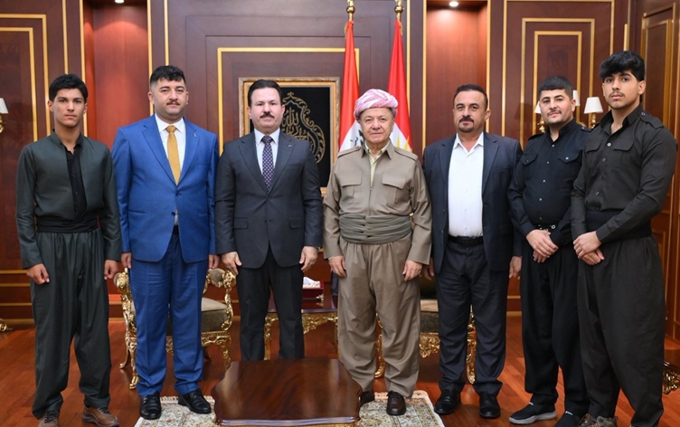 Serok Mesûd Barzanî: Mafê ti kesî nîne bêrêziyê li Alaya Kurdistanê bike