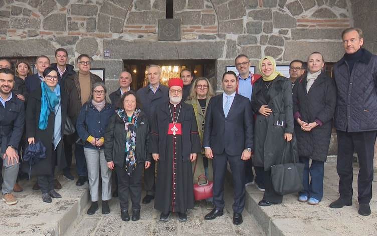 Balyozên Ewropayê li pey şopa aştî û dîrokê ne