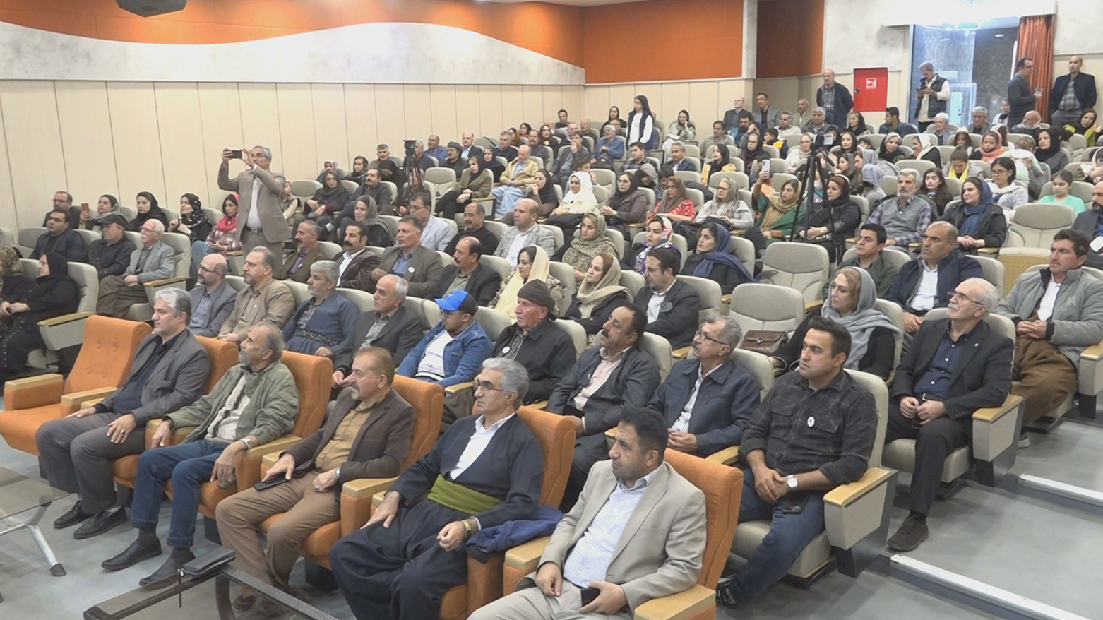 Li Sineyê di merasîma "Pirtûka Salê" de 10 berhemên Kurdî hatin xelatkirin