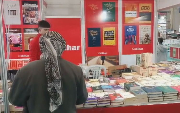 Nivîskaran li Rihayê hişyarî da: Dem dema Kurdî ye