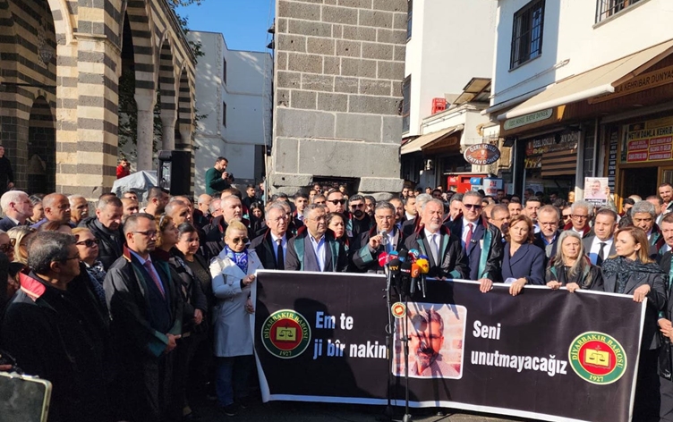 Tahîr Elçî hat bibîranîn: 10 salên bê edalet