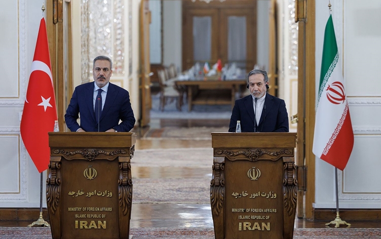 Fîdan li Tehranê ye: Divê em hejmara deriyên sînorî zêde bikin