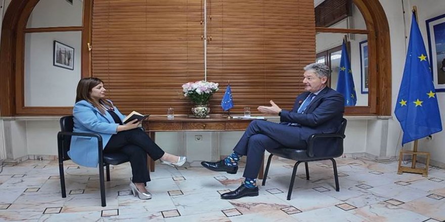 Nûnerê Yekîtiya Ewropayê: Pêwîstiya hemû pêkhateyên Sûriyeyê bi nûnertiyê heye