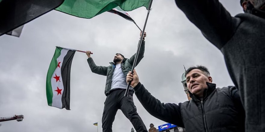 Rûxîna Esed tê pîrozkirin: Rêberê Elewiyan boykot xwest