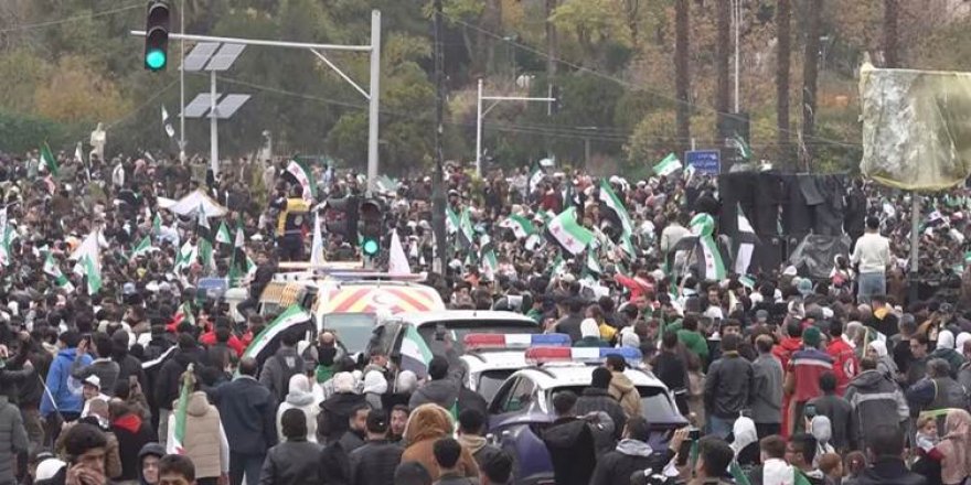 Di ser rûxîna Esed re salek derbas bû: Kurd ji Şamê pêngavên şênber dixwazin