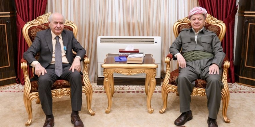 Serok Barzanî û Kurdê yekem ê ku Xelata Puşkin wergirtiye civiyan