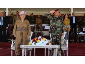 Serok Barzani beşdarî merasîma Pêşmergeyên Zêrevanî bû