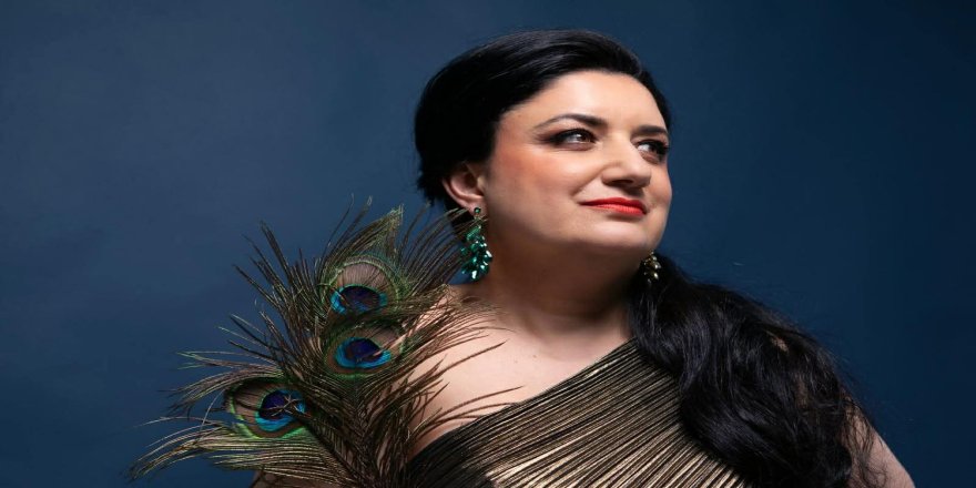 FRANKFURT - Aryayên operayê û awazên Kurdî dê bi dengê efsûnî yê Pervînê olan bidin