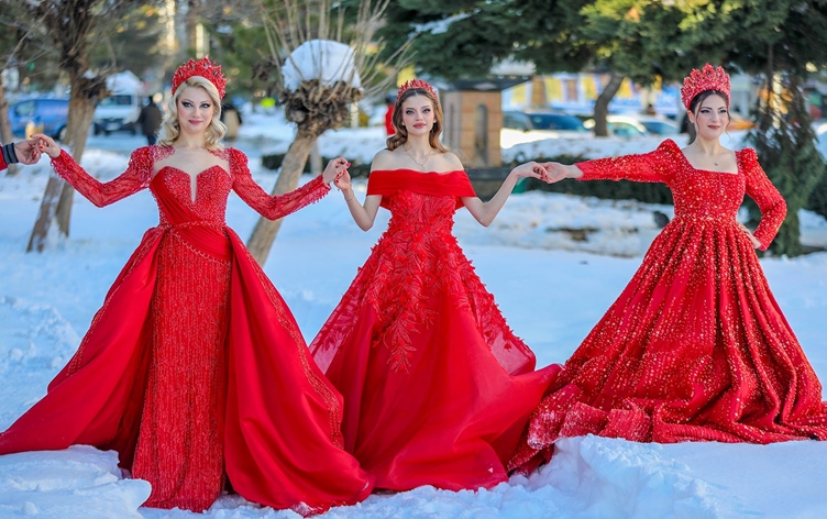 AMED - Li ser berfê defîleya kincên bûkaniyê