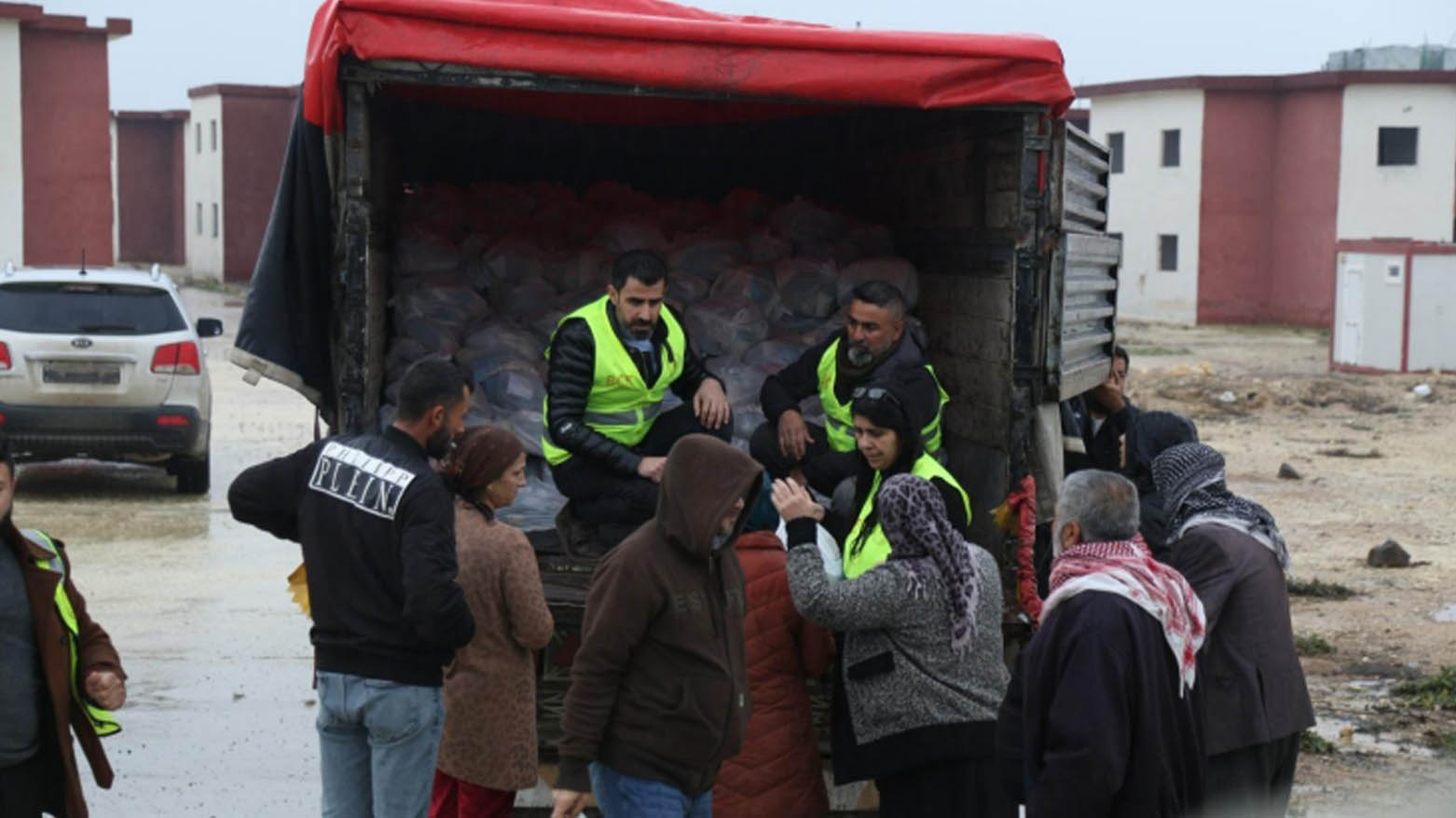 Dezgeha Barzanî ya Xêrxwaziyê alîkarî gihandine 11 hezar awareyên Helebê