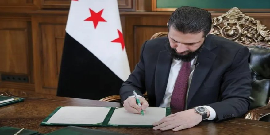 Ehmed Şera derbarê Newroz, nasname û zimanê Kurdî de biryarnameyek îmze kir