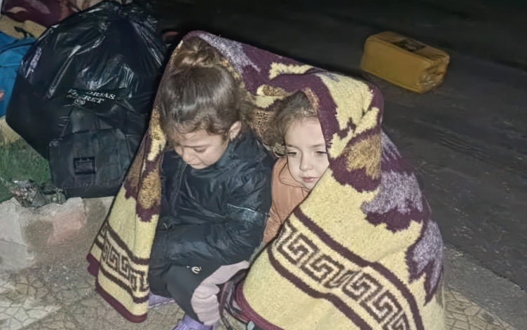 Heyva Sor a Kurd: Li Kobaniyê zarokekî din ji ber sermayê canê xwe ji dest da