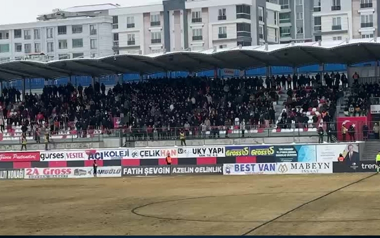 Alîgirên Vansporê li dijî êrişên li Rojavayê Kurdistanê dengê xwe bilind kir