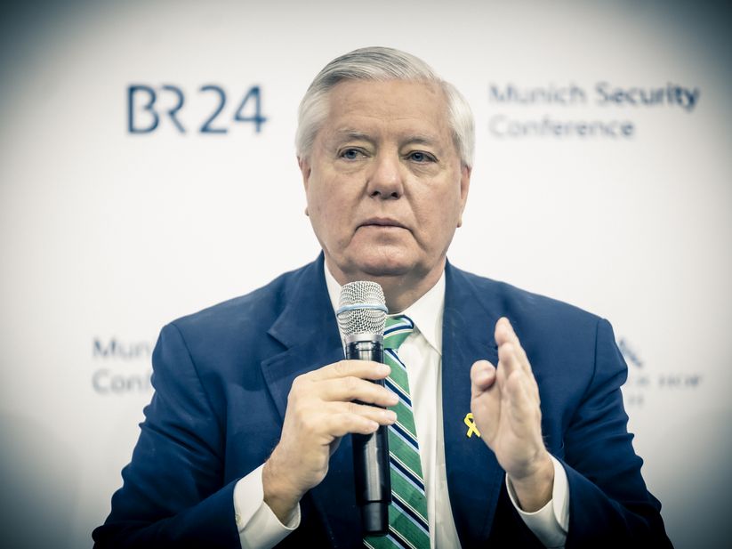 Lindsey Graham: Me nehişt artêşa Sûriyeyê derbazî deverên Kurdan bibe