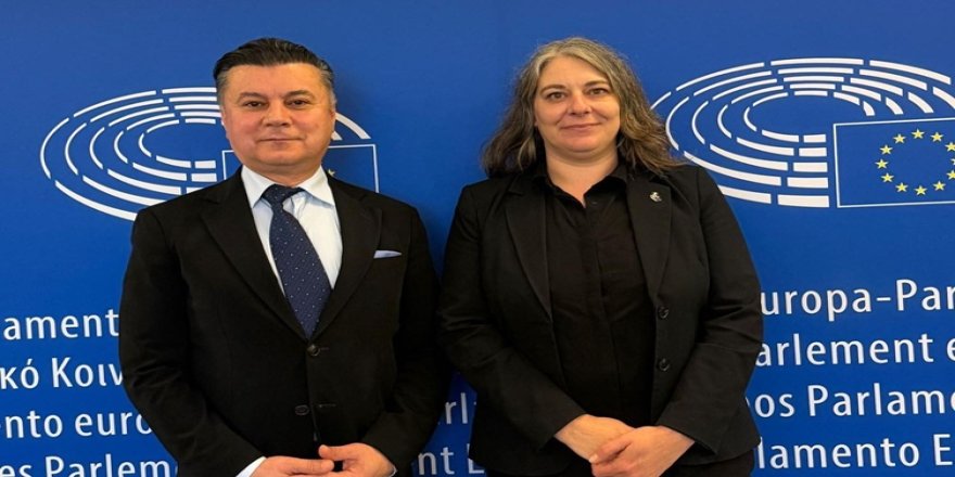 Cecilia Strad: Em ji bo parastina statuya Herêma Kurdistanê amade ne