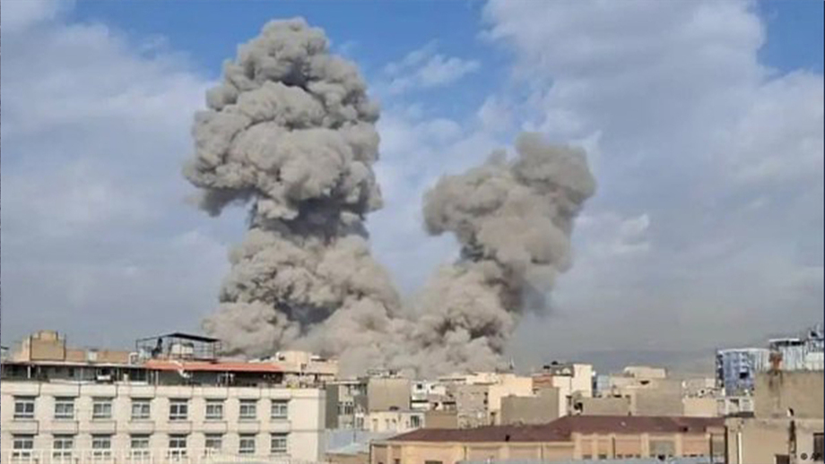 Zêdetir ji 20 parêzgehên Îranê de êrîşên esmanî hatine kirin