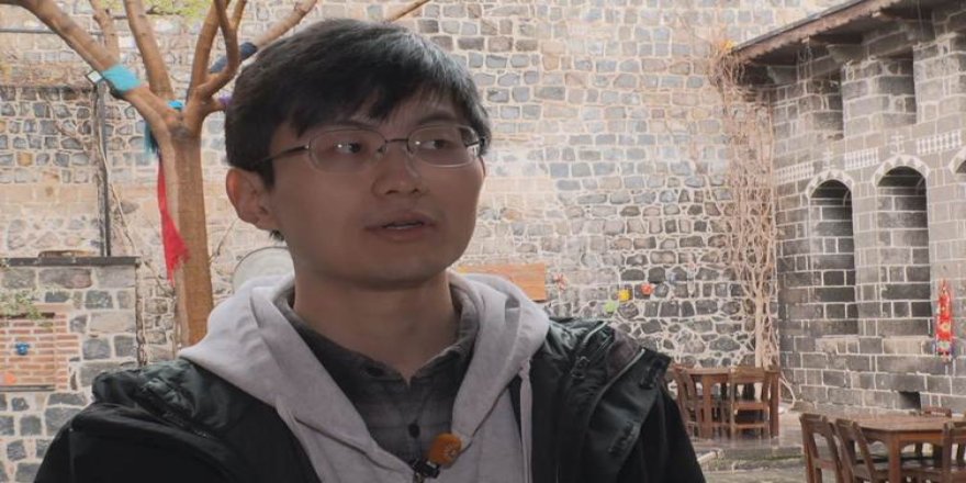 Lêkolerê Çînî: Kurdî ji bo teza min a li ser Êzidiyan bû mifte