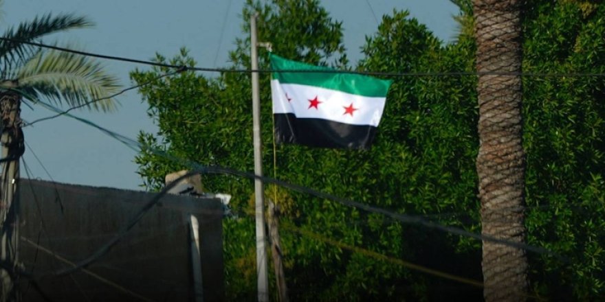 Rêveberiya Xweser ji bo wezaretên hikûmeta Şamê lîsteya nûneran amade dike