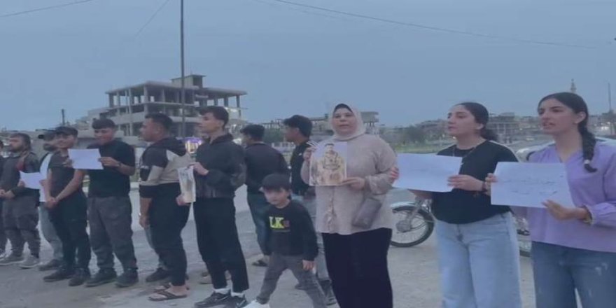 Li Rojavayê Kurdistanê ji bo berdana dîlan xwenîşandan hatin lidarxistin