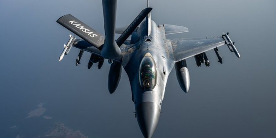 CENTCOM: Hêzên me ji bo parastina keştiyên bazirganiyê di amadebaşiyê de ne