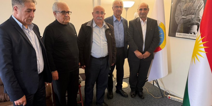 Heyeta PWKê li Parîsê civînên siyasî kir