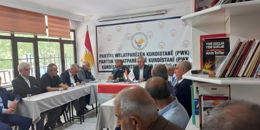 PWKyê li Amedê bi Minasebeta 94 salîya Kovara HAWARê semînerek lidar xist