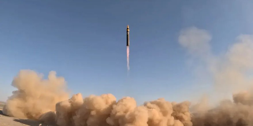 Bloomberg: Li Kuweytê ji ber ketina parçeyên mûşeka Îranê çend Amerîkayî birîndar bûn