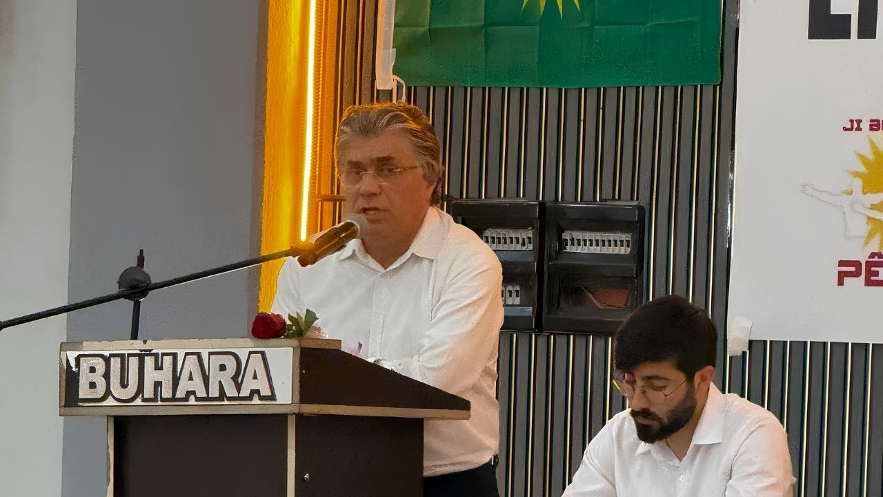 Beşek ji axaftina Serokê PWKyê Mustafa Ozçelîk ya di konferansa Qoserê de