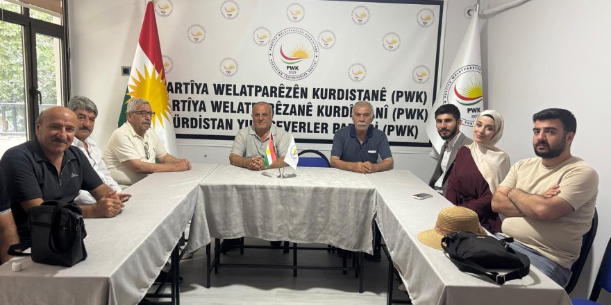 Serokê Komeleya Pêşengên Kurd Ali Çeven Li Amedê Seredana PWKyê Kir