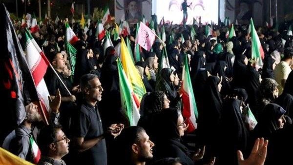 Alozî û dijhevî kevtiye navbera taqimên desthilatar li Îranê