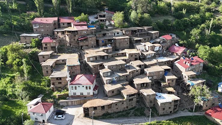 Nêçîrvan Barzanî bi sedan Kurdên Êzidî ji bo çareseriya derûnî şandine Almanyayê