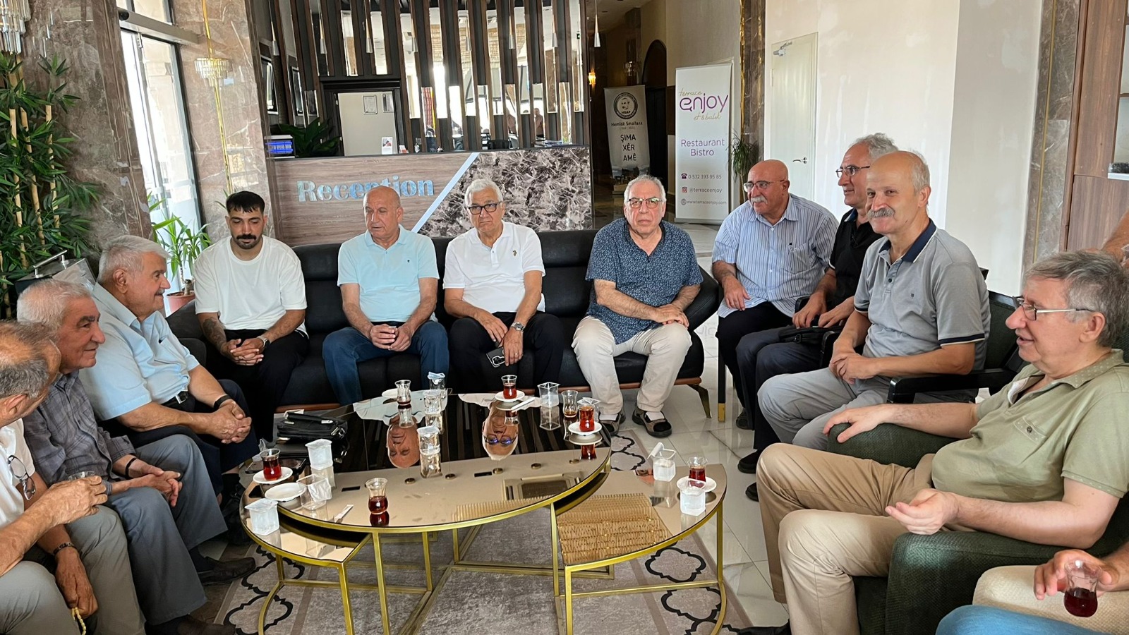 Heyeta PWKyê Li Qoserê  Seredana Koma Kurmancî ya Enstîtuya Kurdî ya Parîsê Kir