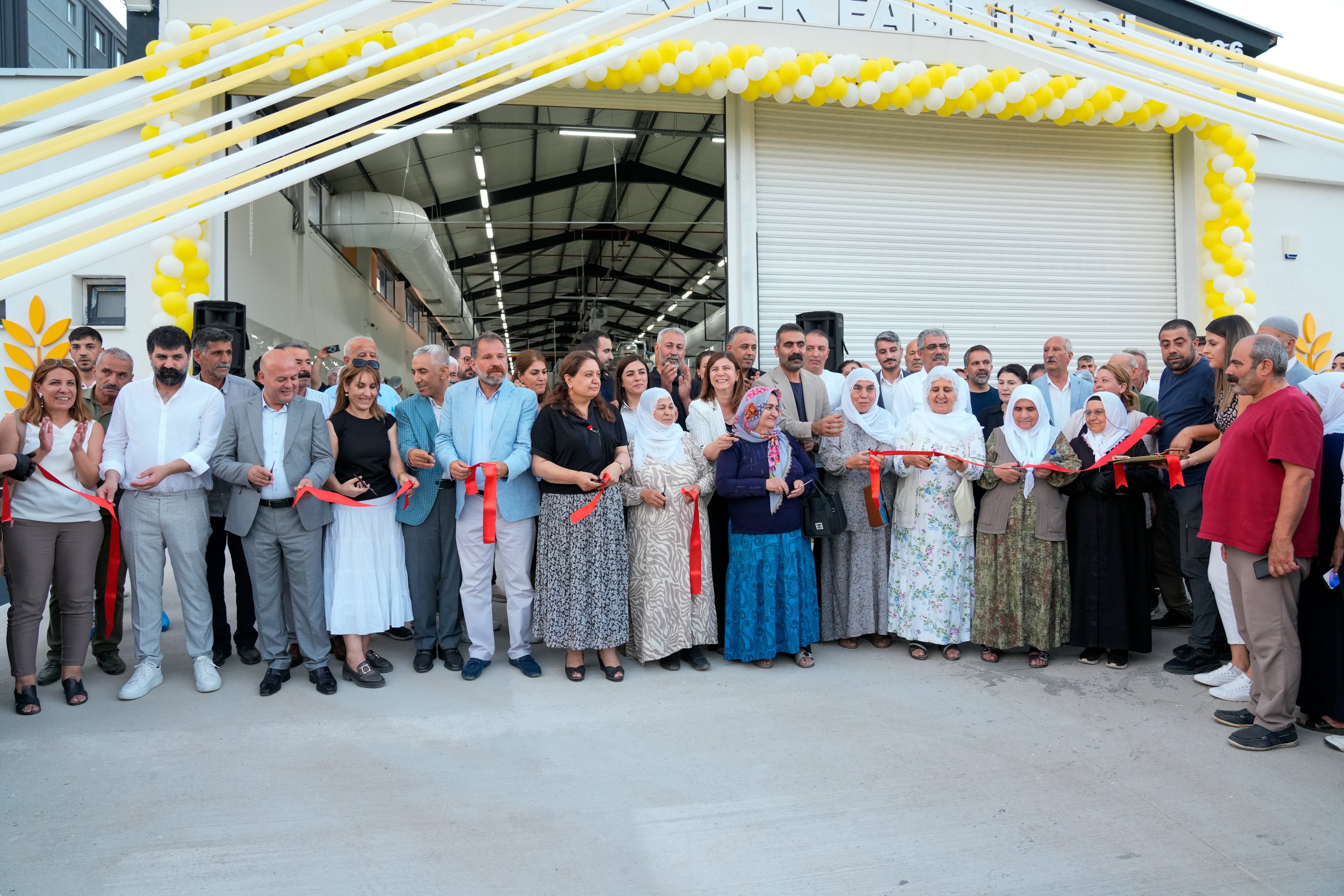 Şaredariya Amedê ‘Kargeha Nanê Gel’ vekir: Rojane 100 hezar nan