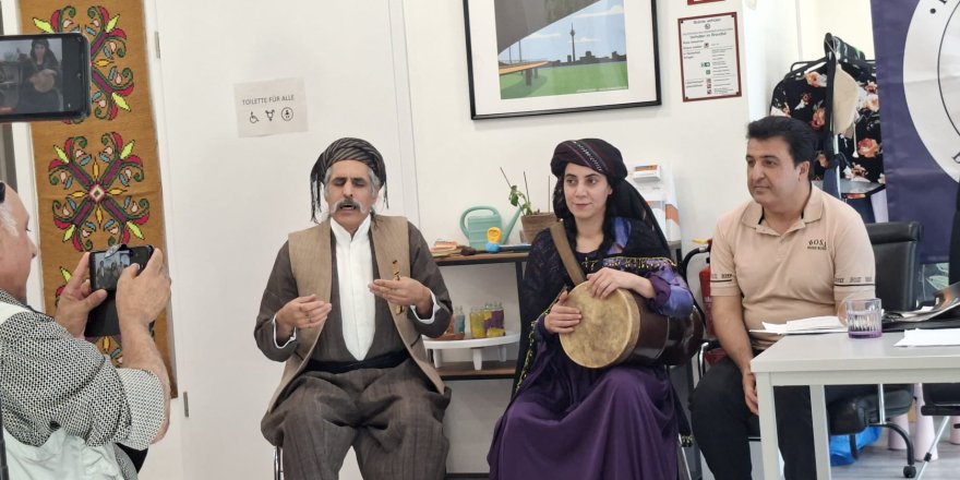 Kombûna Zanyarên Azad şevbûherek hunerî û helbestî lidardixîne