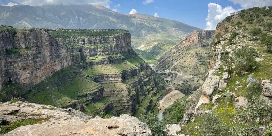 Rejîma Îranê zozanên Rojhilatê Kurdistanê bombbaran kir