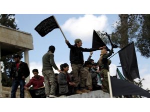 Li Îdlibê hêzên Sûriyê êrîşî HTŞyê kirin