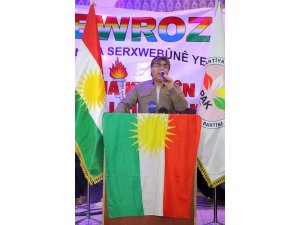 Mustafa Özçelikî, Roja Ala Kurdistanê Pîroz kir