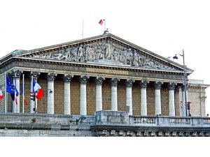 45 parlamenterên Fransayê ji bo Rojava bang kirin