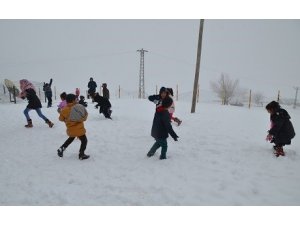 Li 7 bajarên Bakurê Kurdistanê ji ber berfê perwerde rawesta