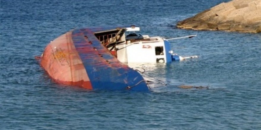 Keştiya rêwiyan binav bû: 22 rêwî wenda ne