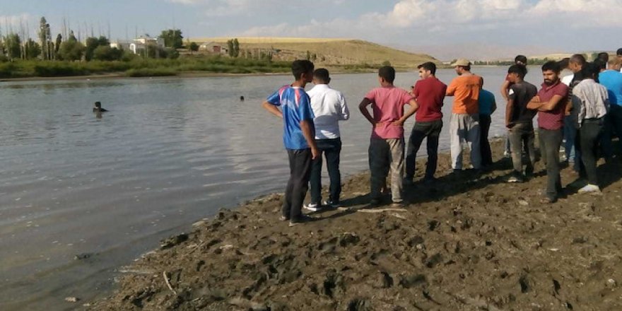 4 tutê ke xeniqîyabî têkişt de amey definkerdene