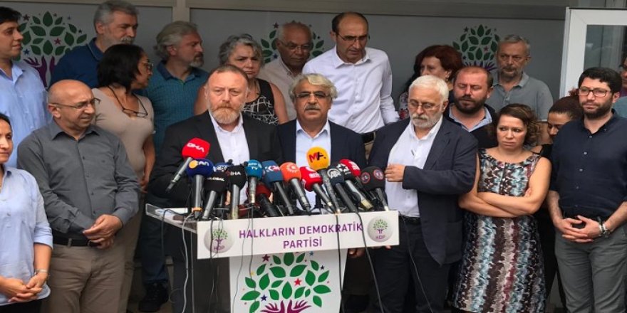 HDP: Ev darbeyeke nû ya siyasî ye