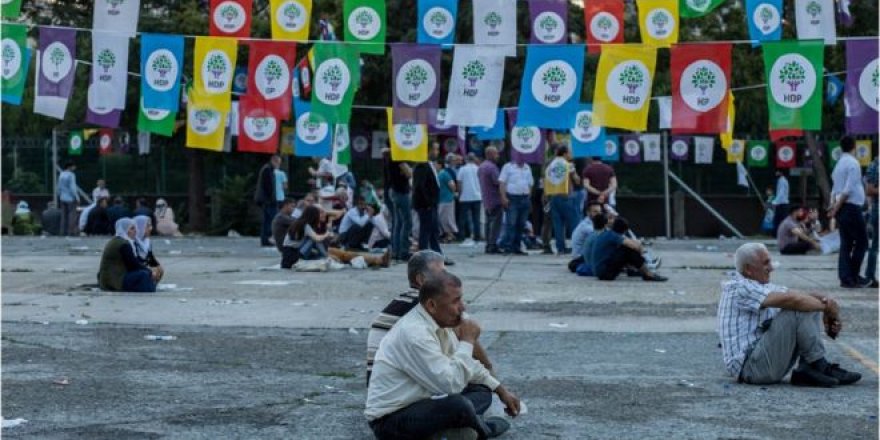 184 rewşenbîr: Em biryara danîna qeyûman nas nakin